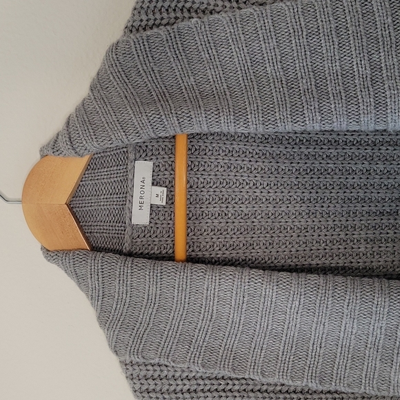 MERONA Light Gray Knit Cardigan size Medium - Picture 2 of 13